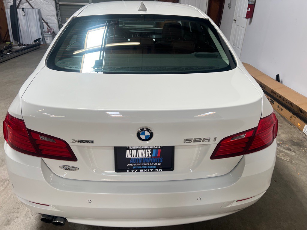 2016 BMW 5 Series Image 10