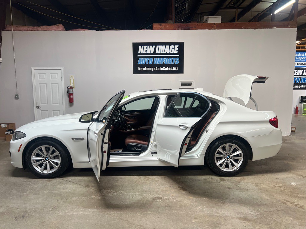 2016 BMW 5 Series Image 11