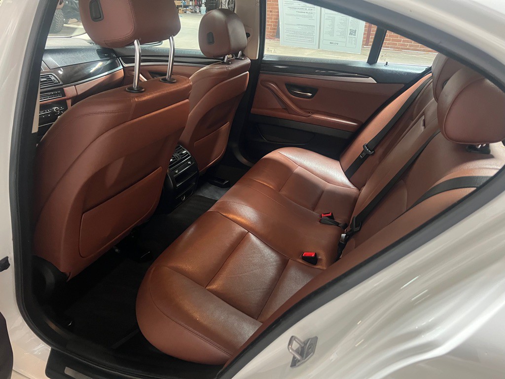 2016 BMW 5 Series Image 18