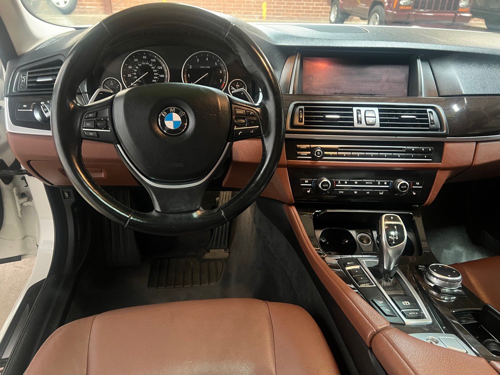 2016 BMW 5 Series Image 22