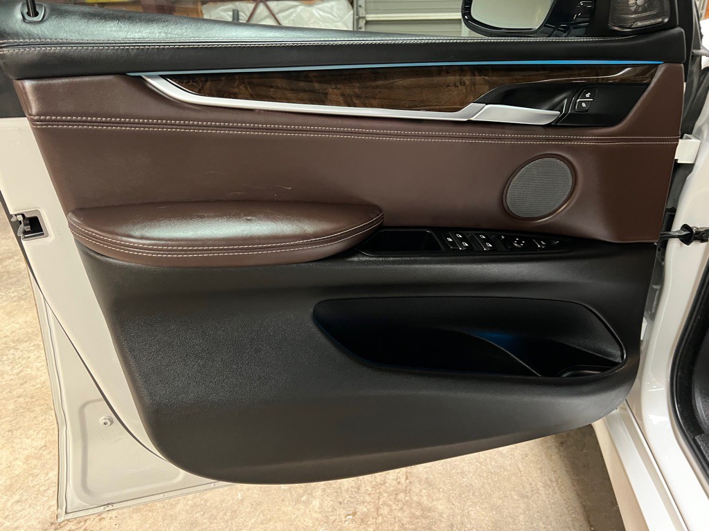 2017 BMW X5 Image 32