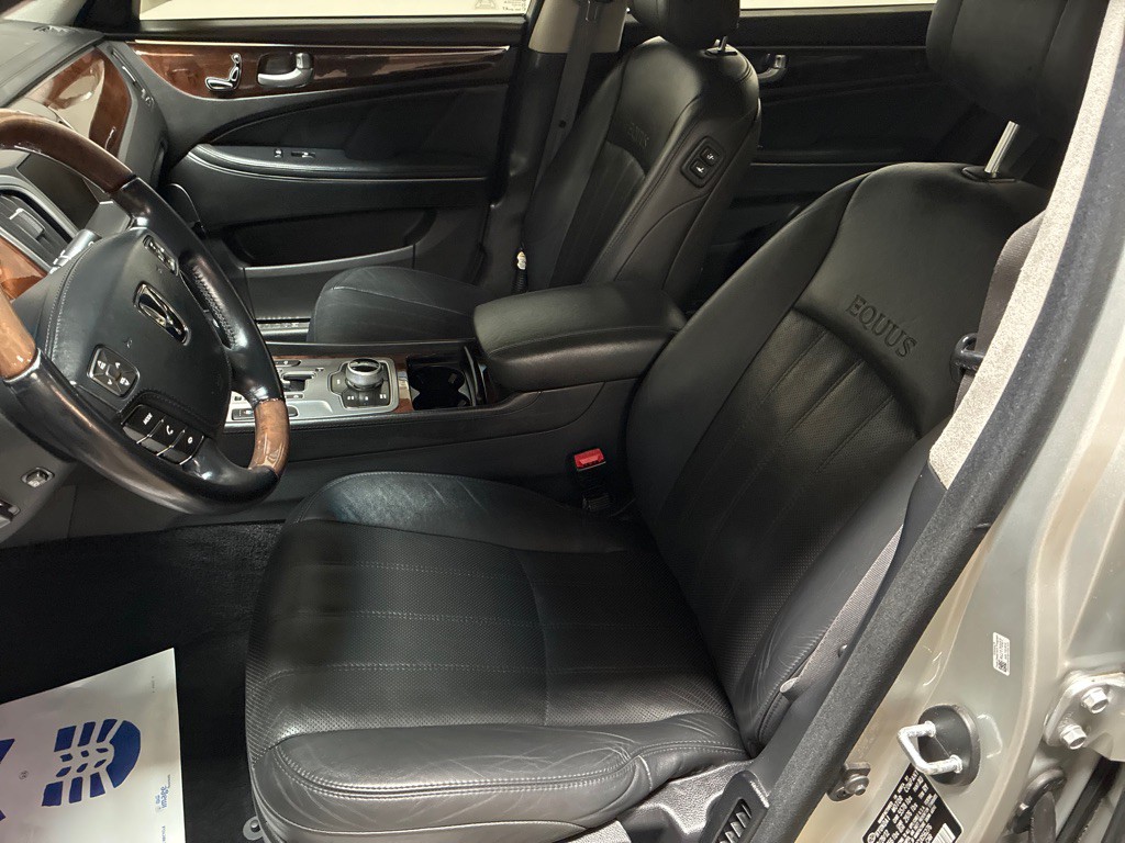 2012 Hyundai Equus Image 14