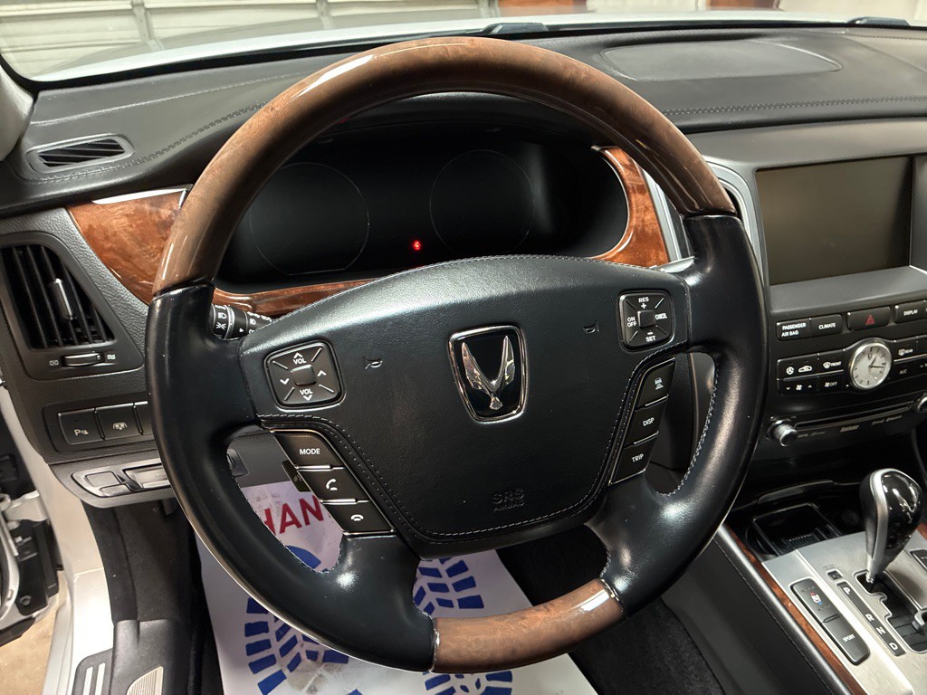 2012 Hyundai Equus Image 16