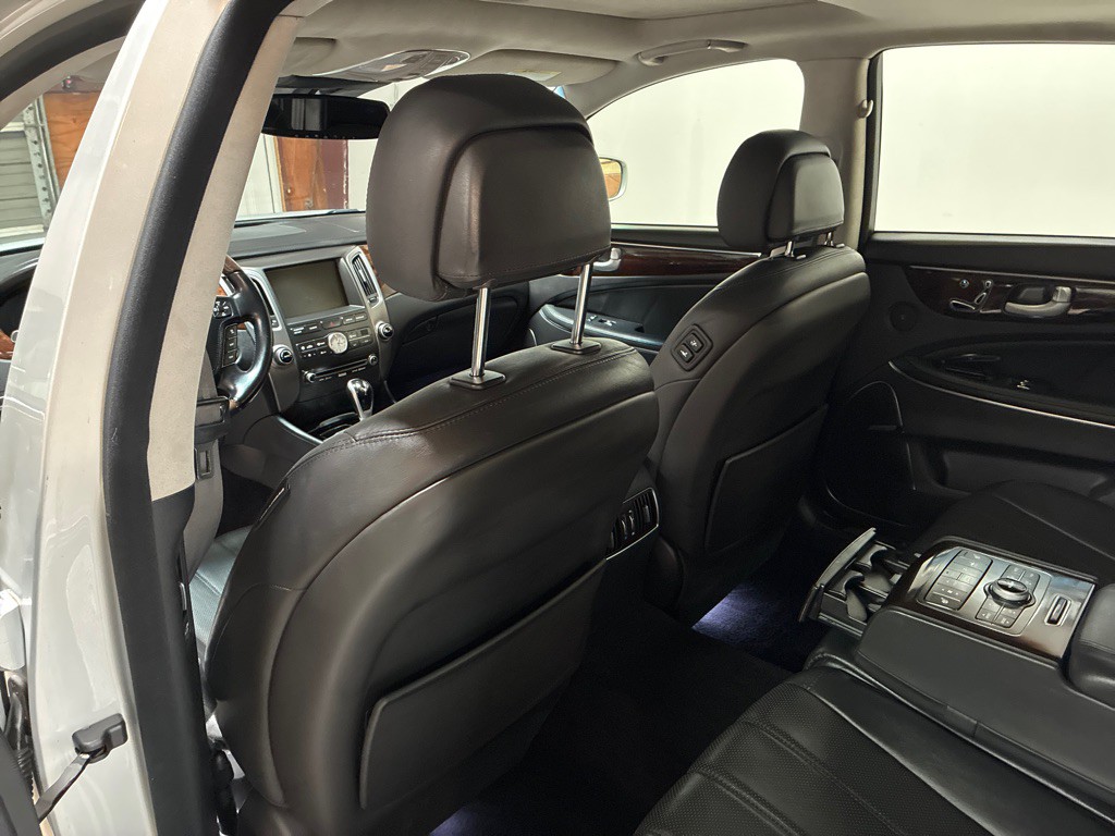 2012 Hyundai Equus Image 20