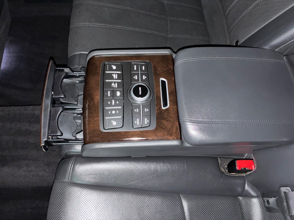 2012 Hyundai Equus Image 22