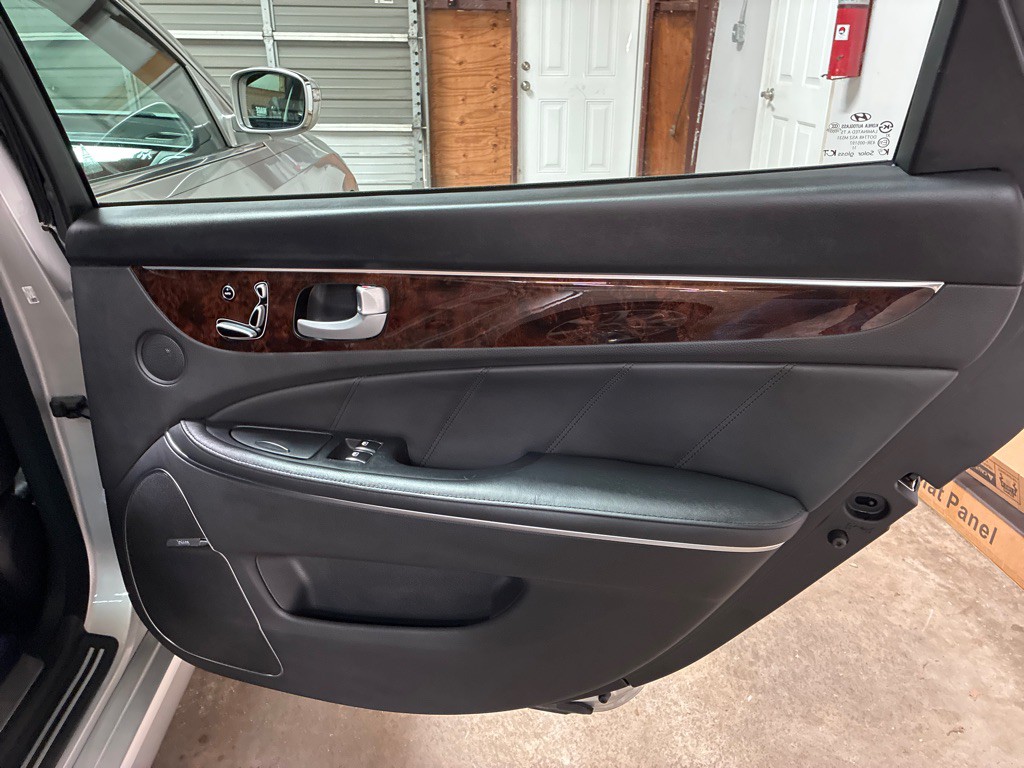 2012 Hyundai Equus Image 24