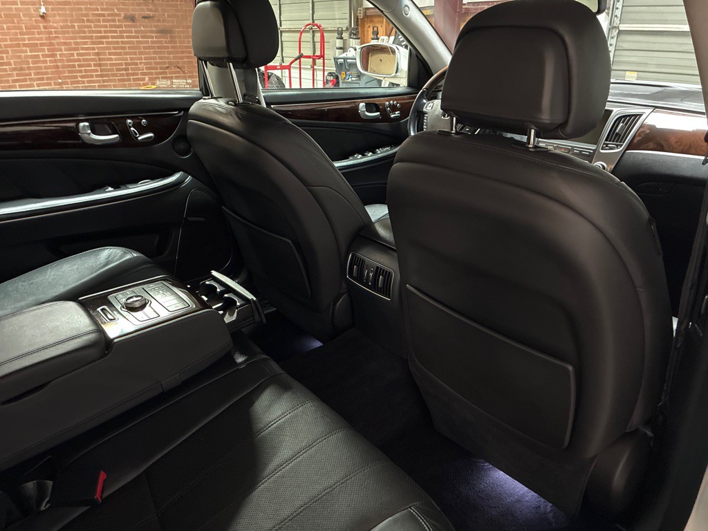 2012 Hyundai Equus Image 25