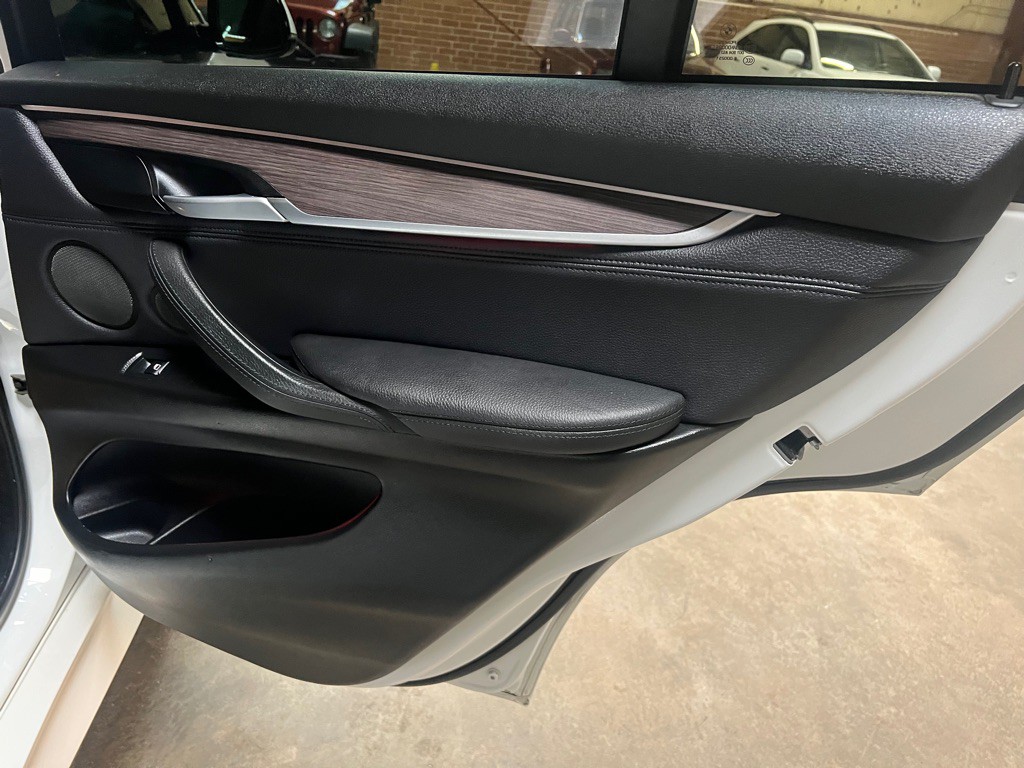 2016 BMW X5 Image 24