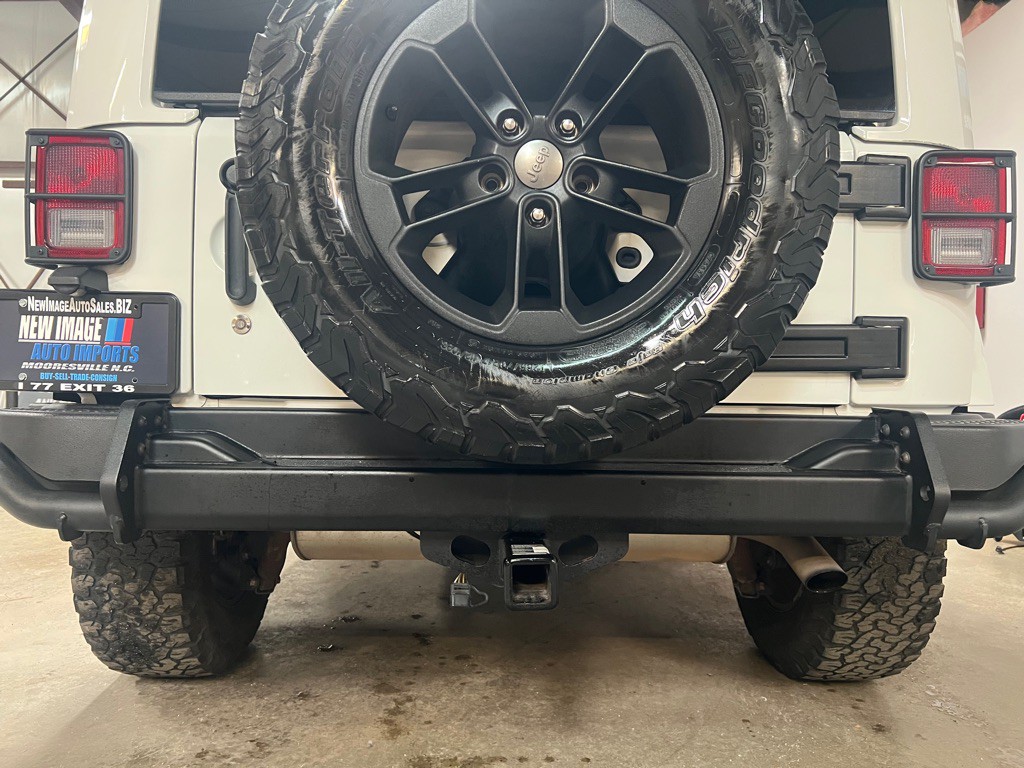 2017 Jeep Wrangler Image 11