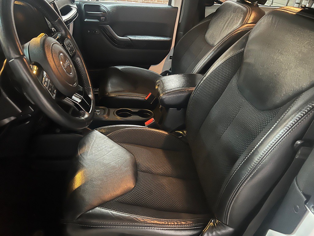 2017 Jeep Wrangler Image 16