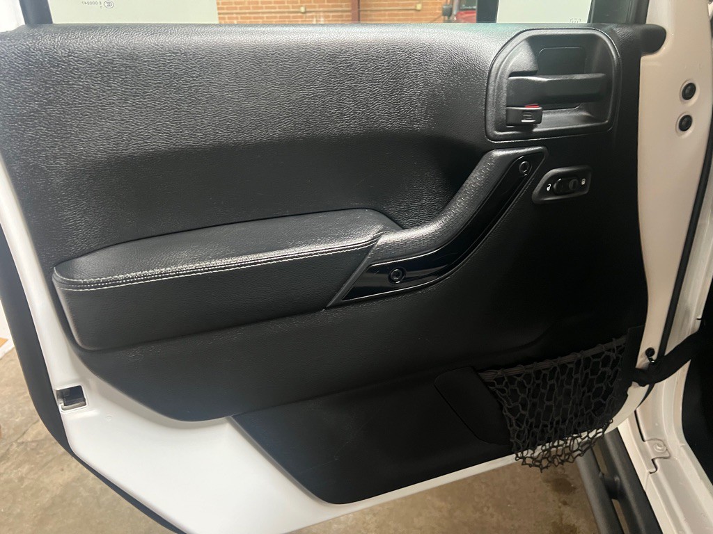 2017 Jeep Wrangler Image 25