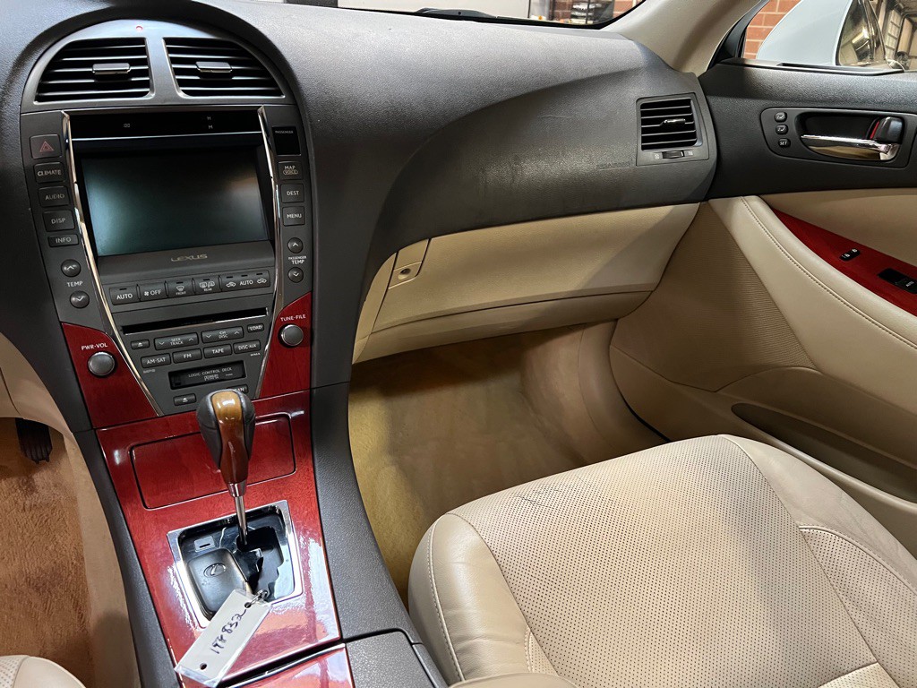 2007 Lexus ES Image 18