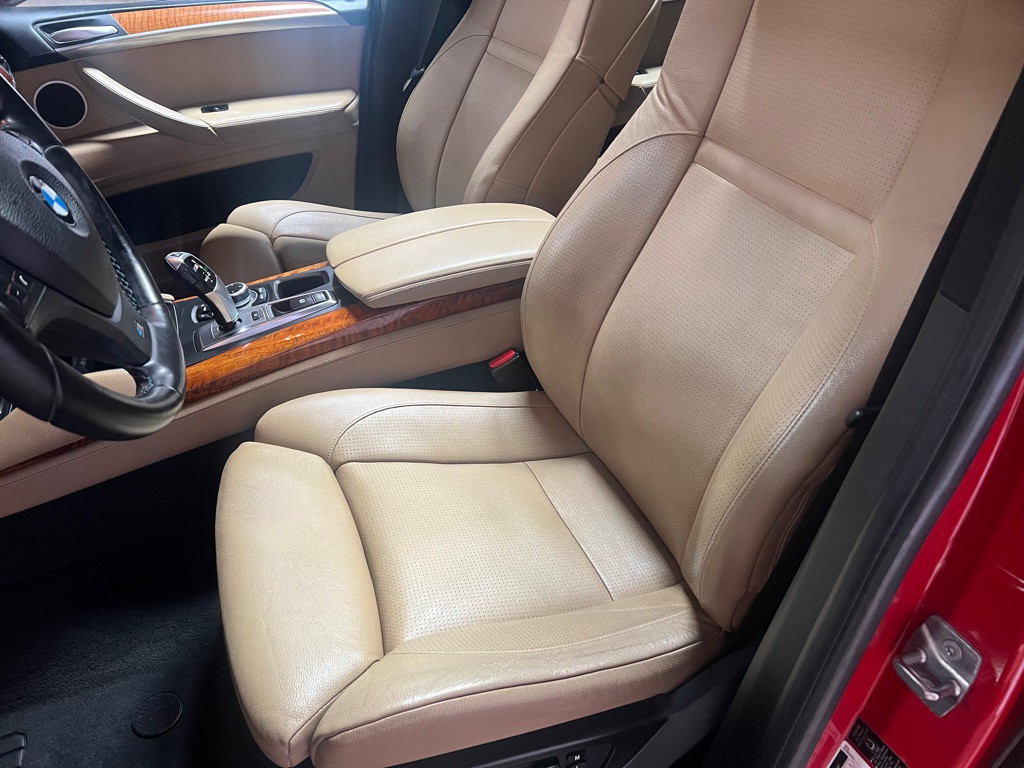 2010 BMW X5 Image 21