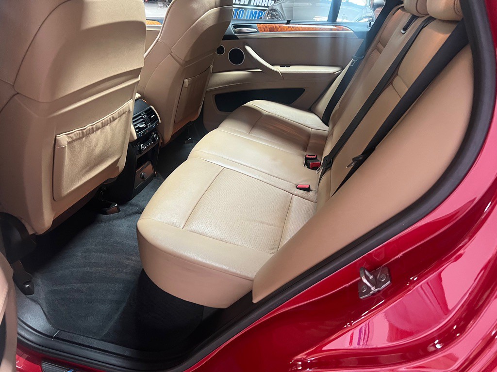 2010 BMW X5 Image 23