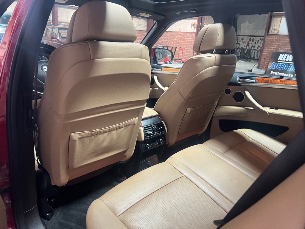 2010 BMW X5 Image 33