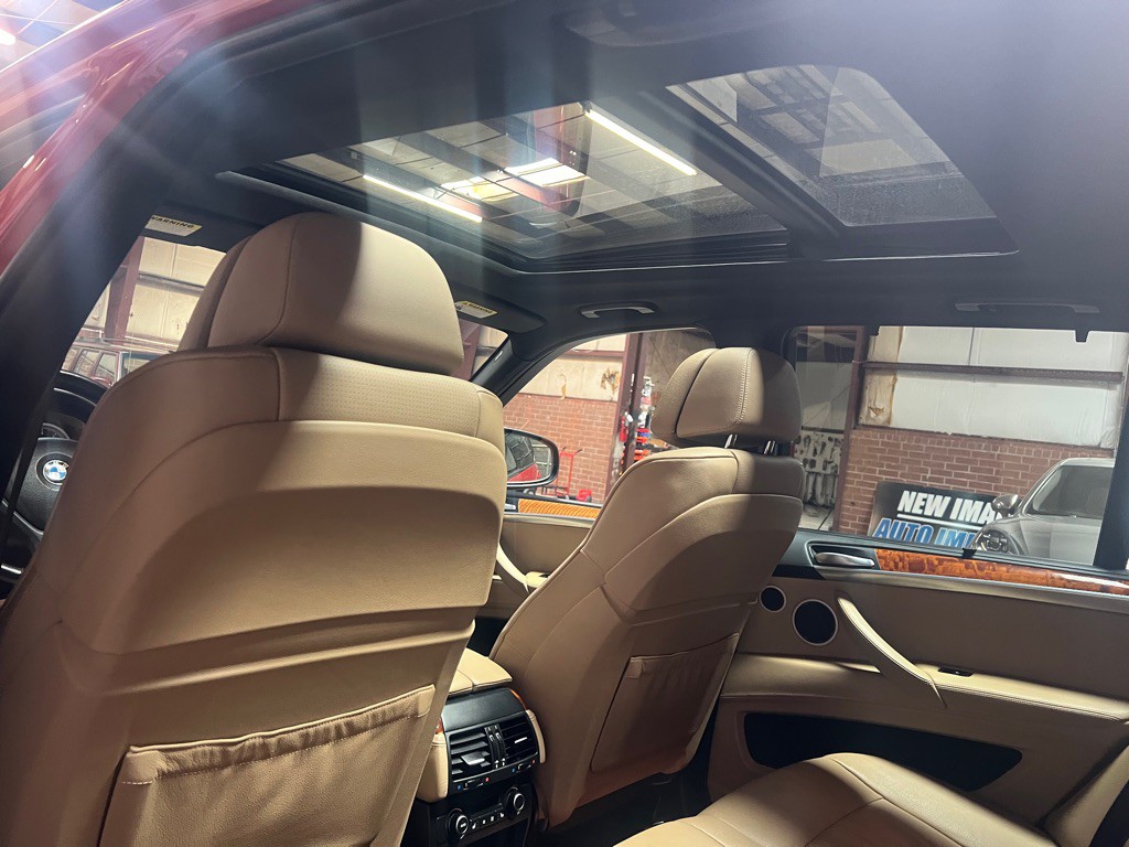 2010 BMW X5 Image 34