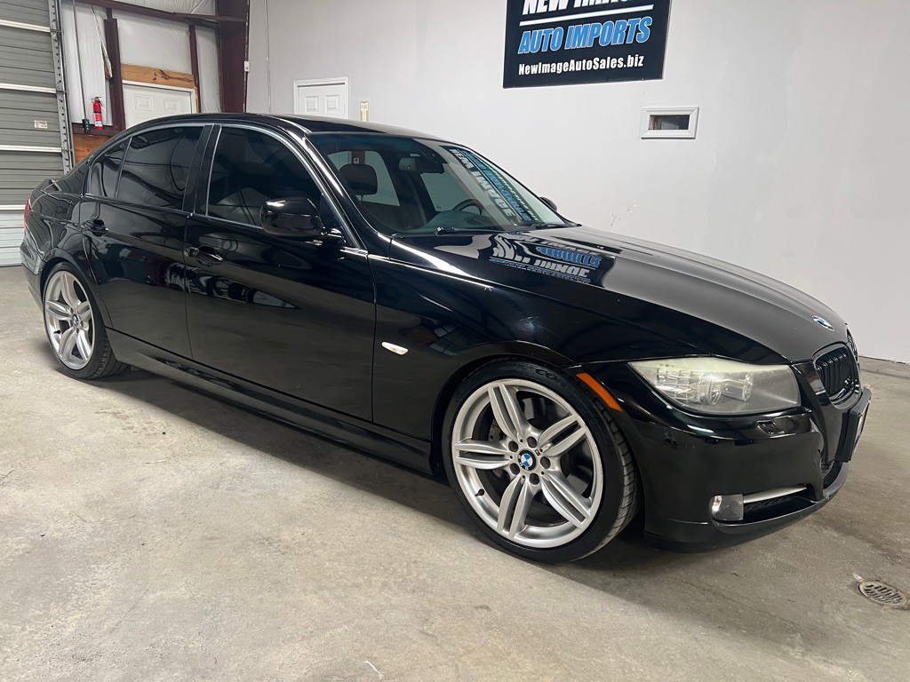 2010 BMW 3 Series Image 4