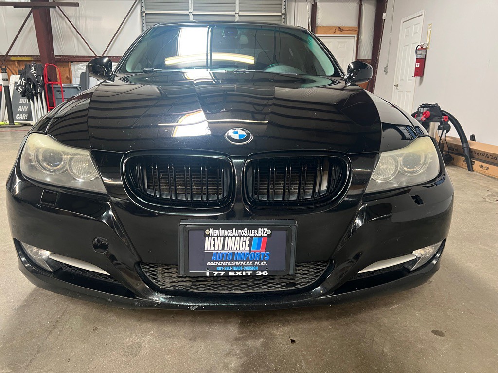 2010 BMW 3 Series Image 10