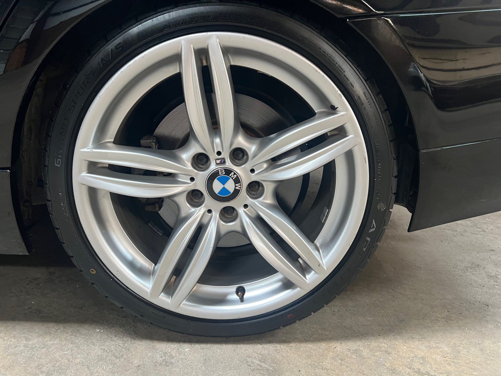 2010 BMW 3 Series Image 14