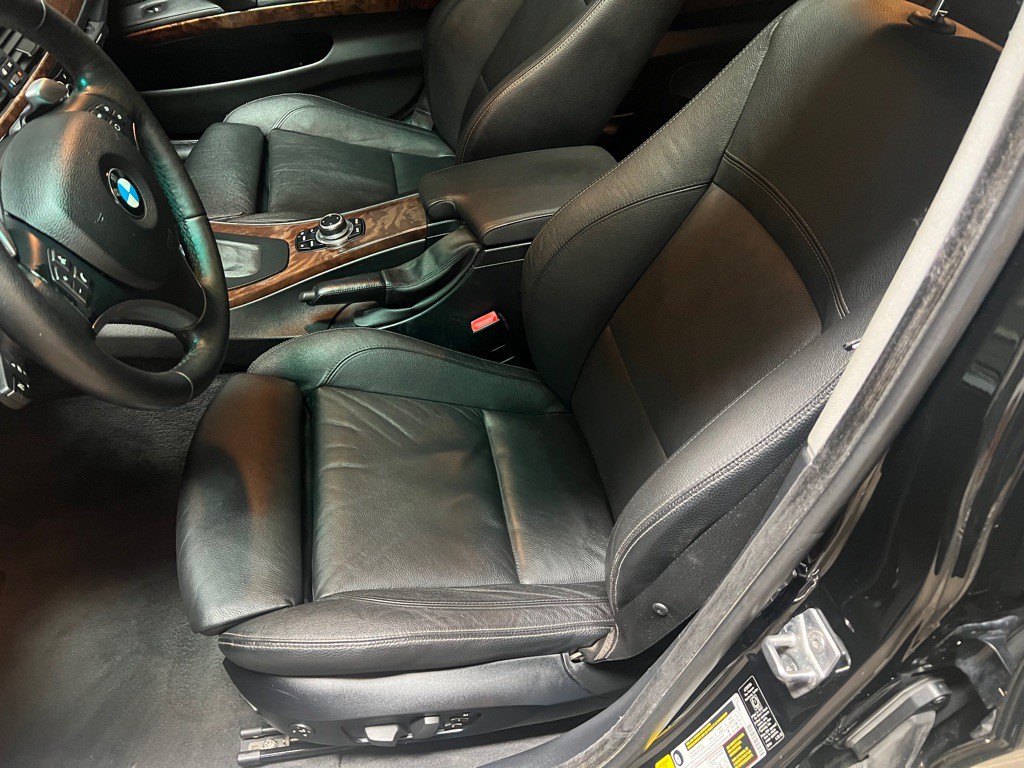 2010 BMW 3 Series Image 16