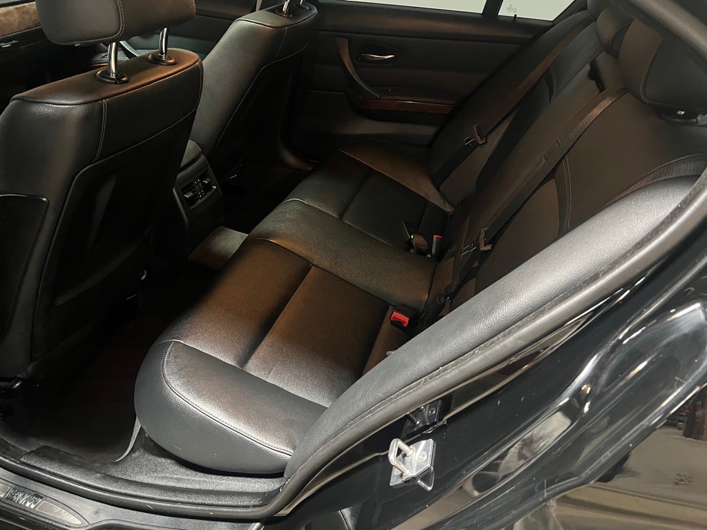 2010 BMW 3 Series Image 18