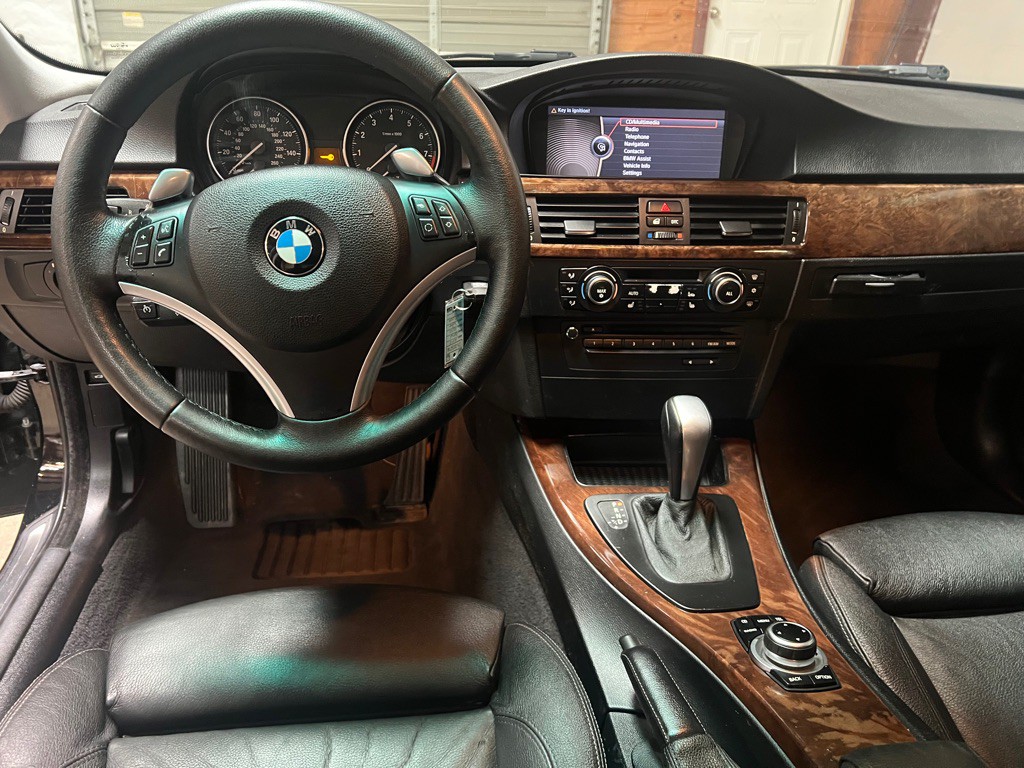 2010 BMW 3 Series Image 21