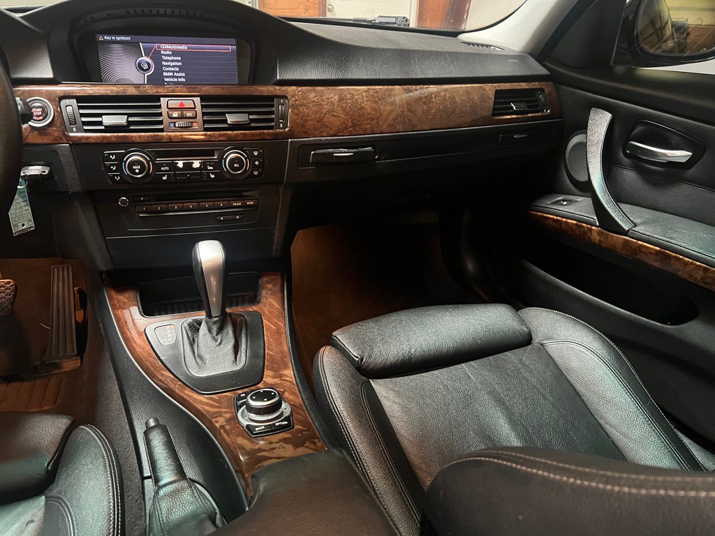 2010 BMW 3 Series Image 22