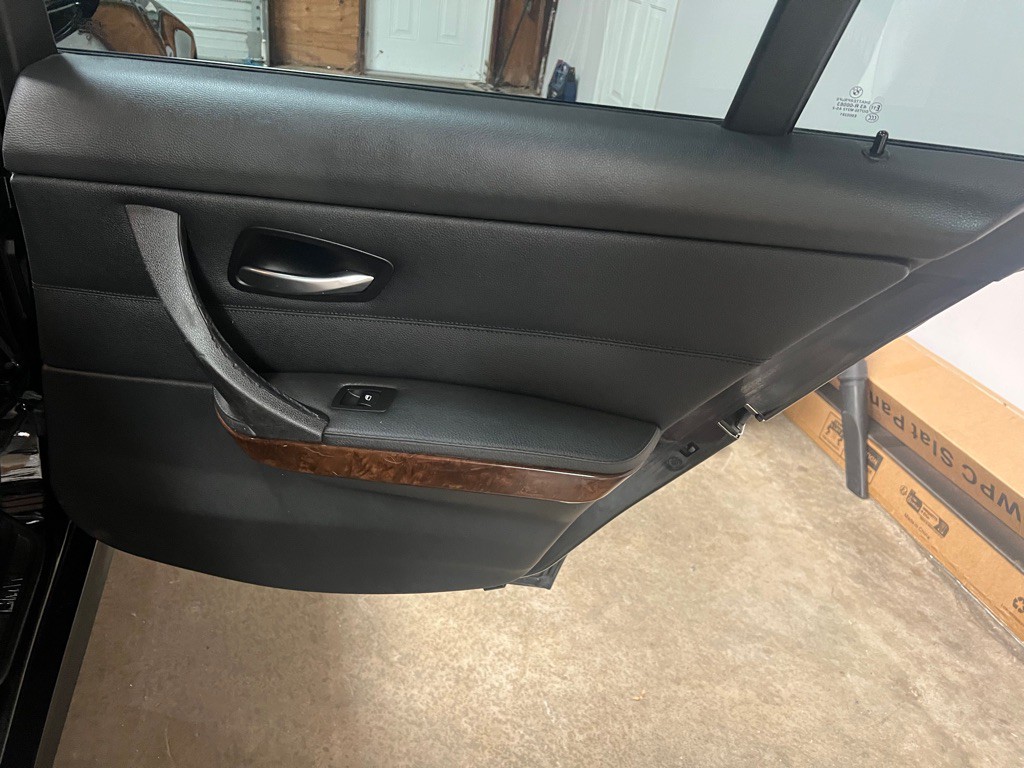 2010 BMW 3 Series Image 24