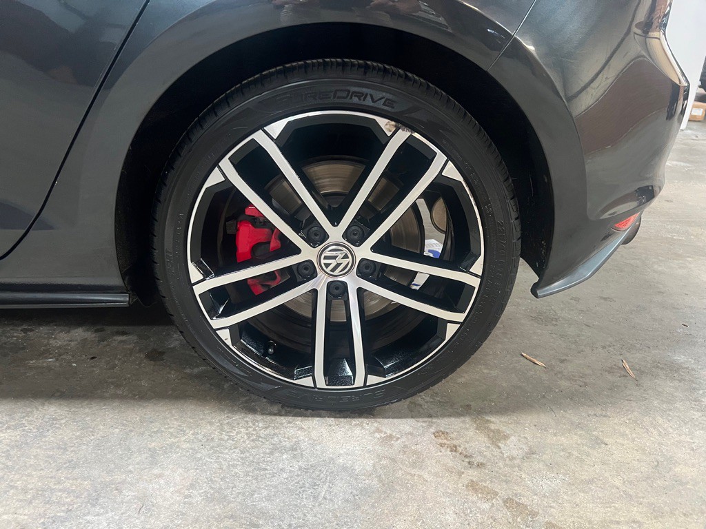 2017 Volkswagen GTI Image 11