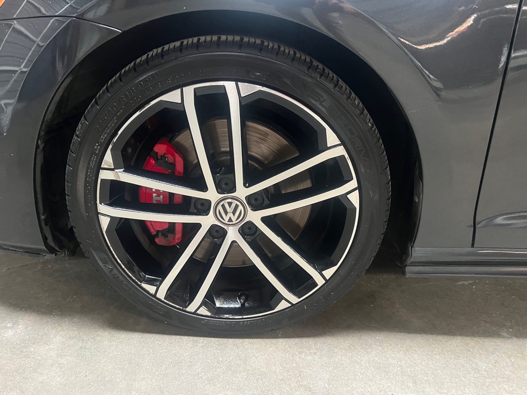 2017 Volkswagen GTI Image 12