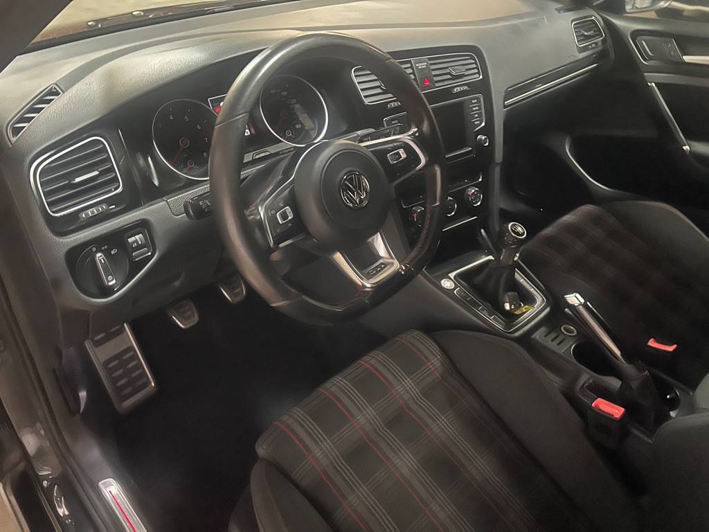 2017 Volkswagen GTI Image 14