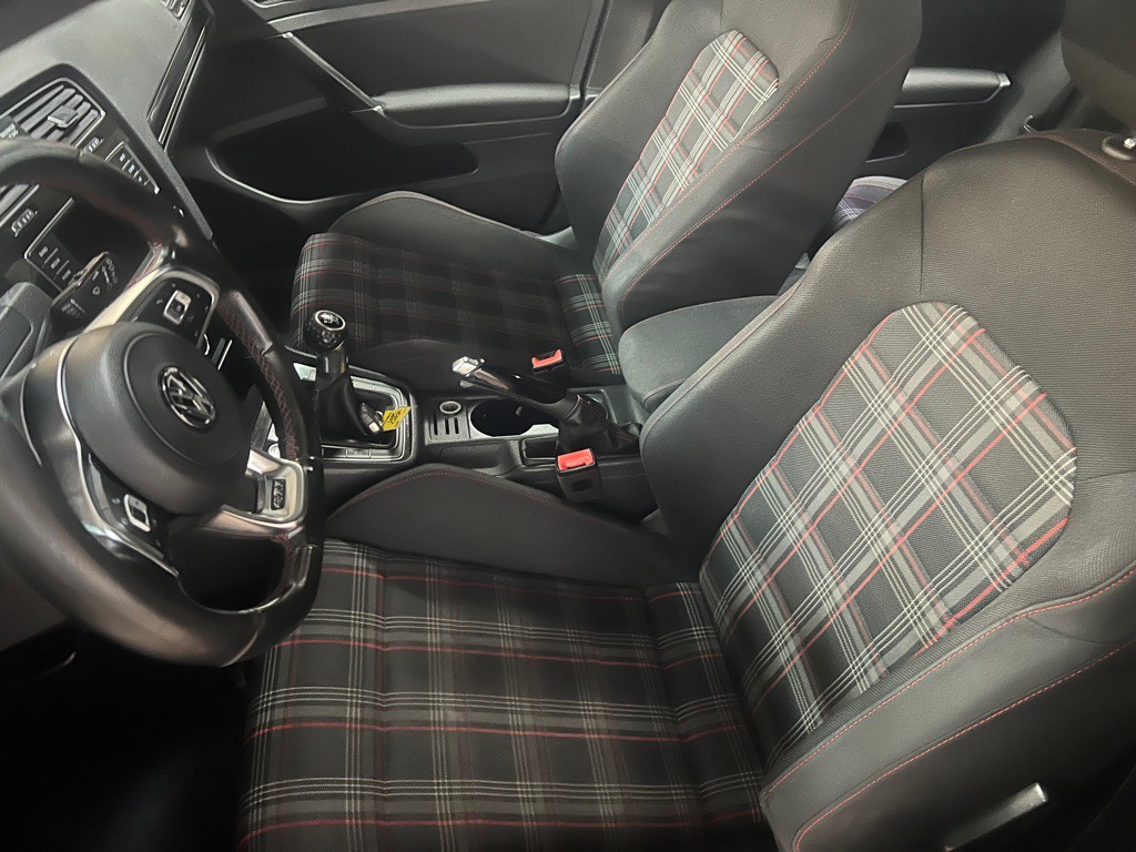 2017 Volkswagen GTI Image 15