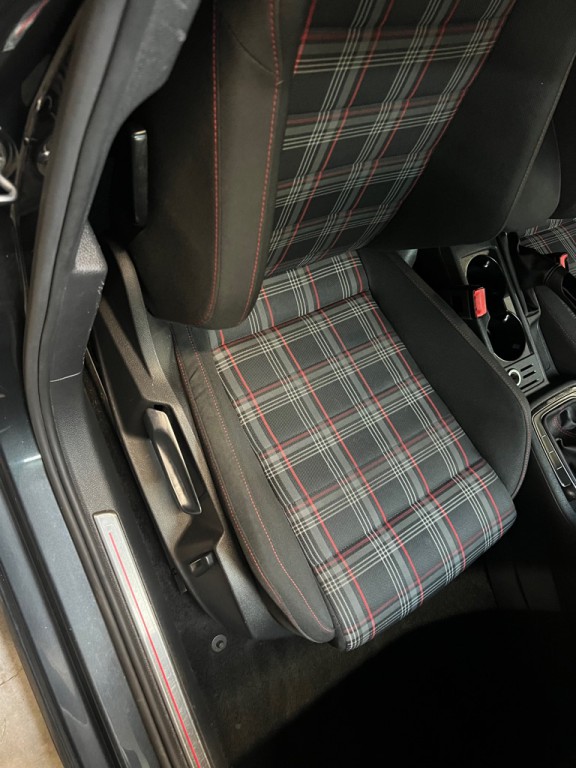 2017 Volkswagen GTI Image 18