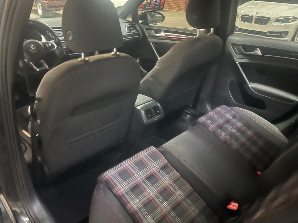 2017 Volkswagen GTI Image 20