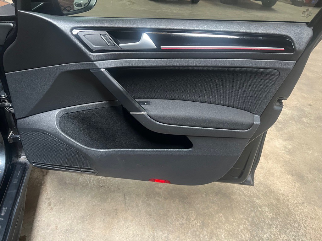 2017 Volkswagen GTI Image 26