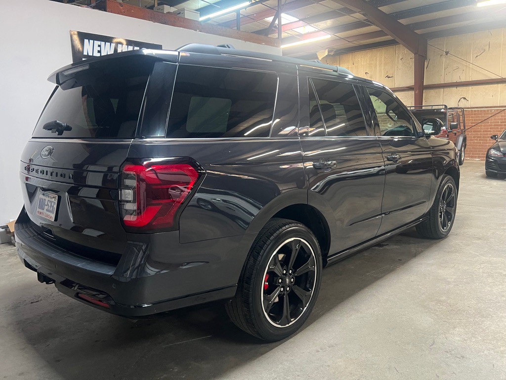 2023 Ford Expedition Image 3