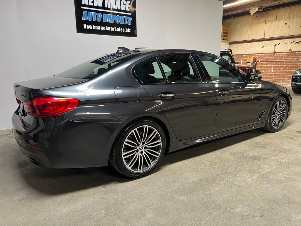 2018 BMW 5 Series Image 3