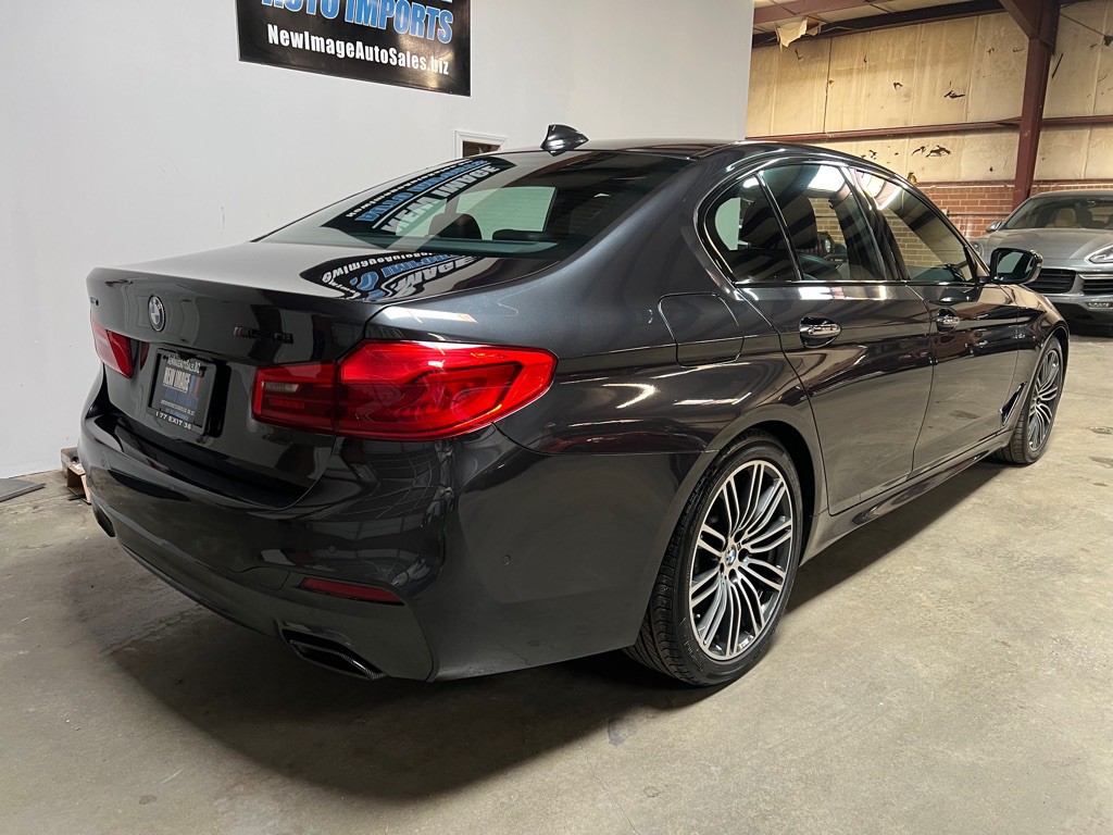 2018 BMW 5 Series Image 4
