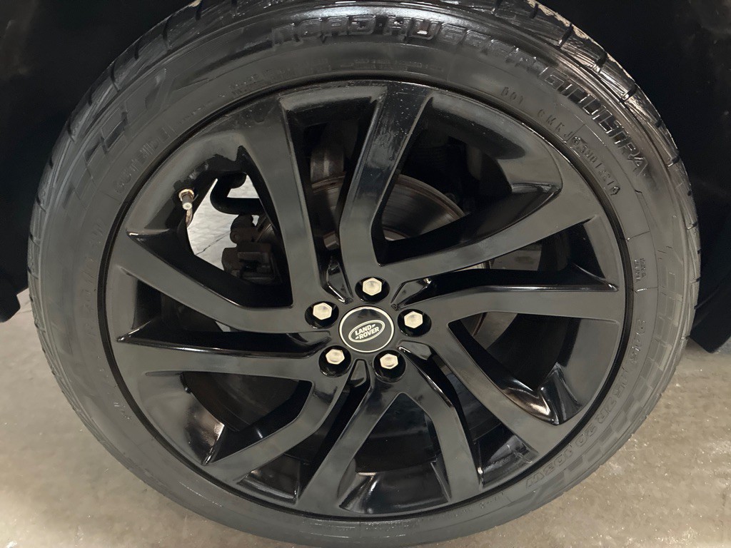 2017 Land Rover Discovery Sport Image 4