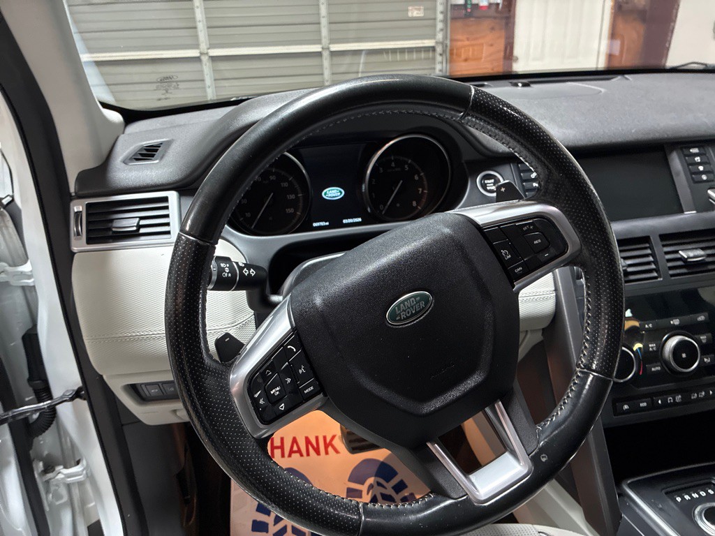 2017 Land Rover Discovery Sport Image 16