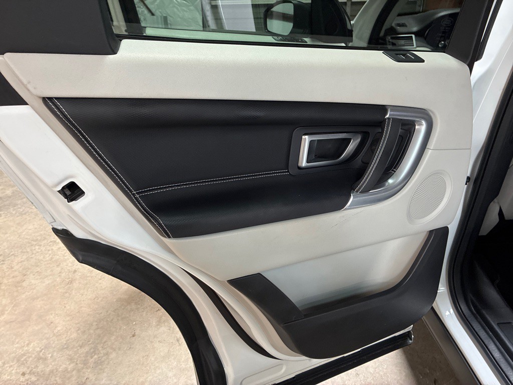 2017 Land Rover Discovery Sport Image 20