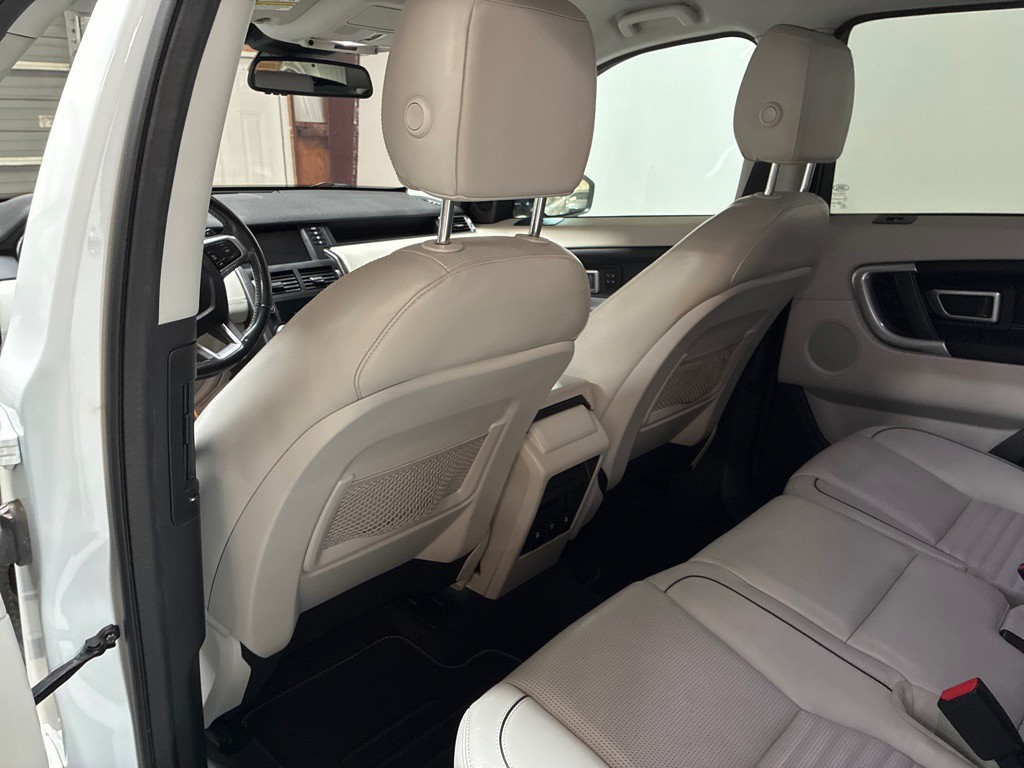 2017 Land Rover Discovery Sport Image 21