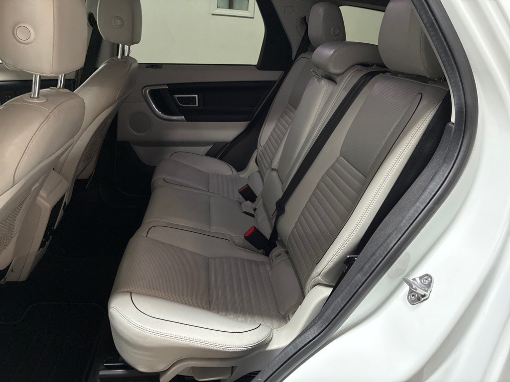 2017 Land Rover Discovery Sport Image 22