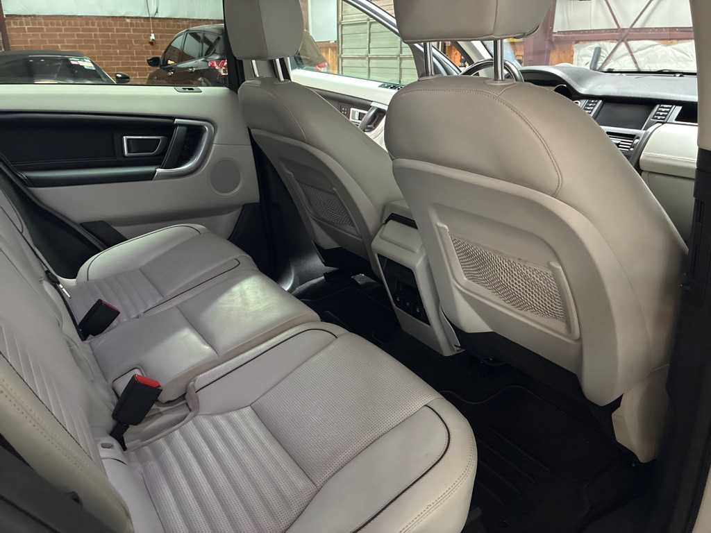 2017 Land Rover Discovery Sport Image 25