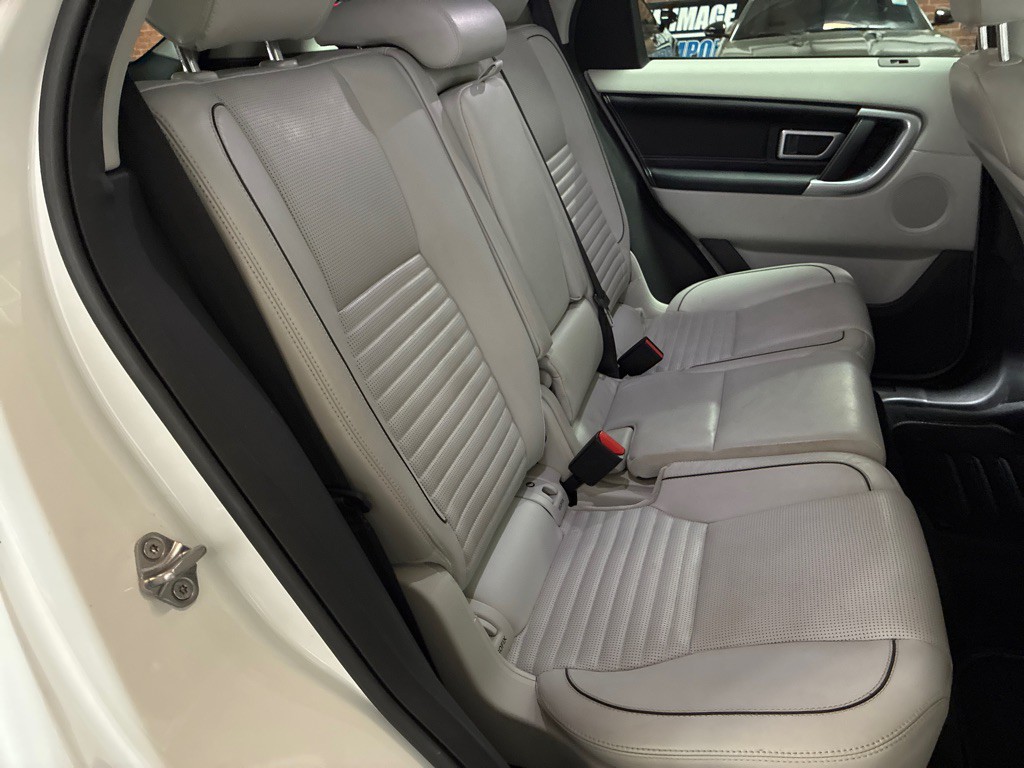 2017 Land Rover Discovery Sport Image 26