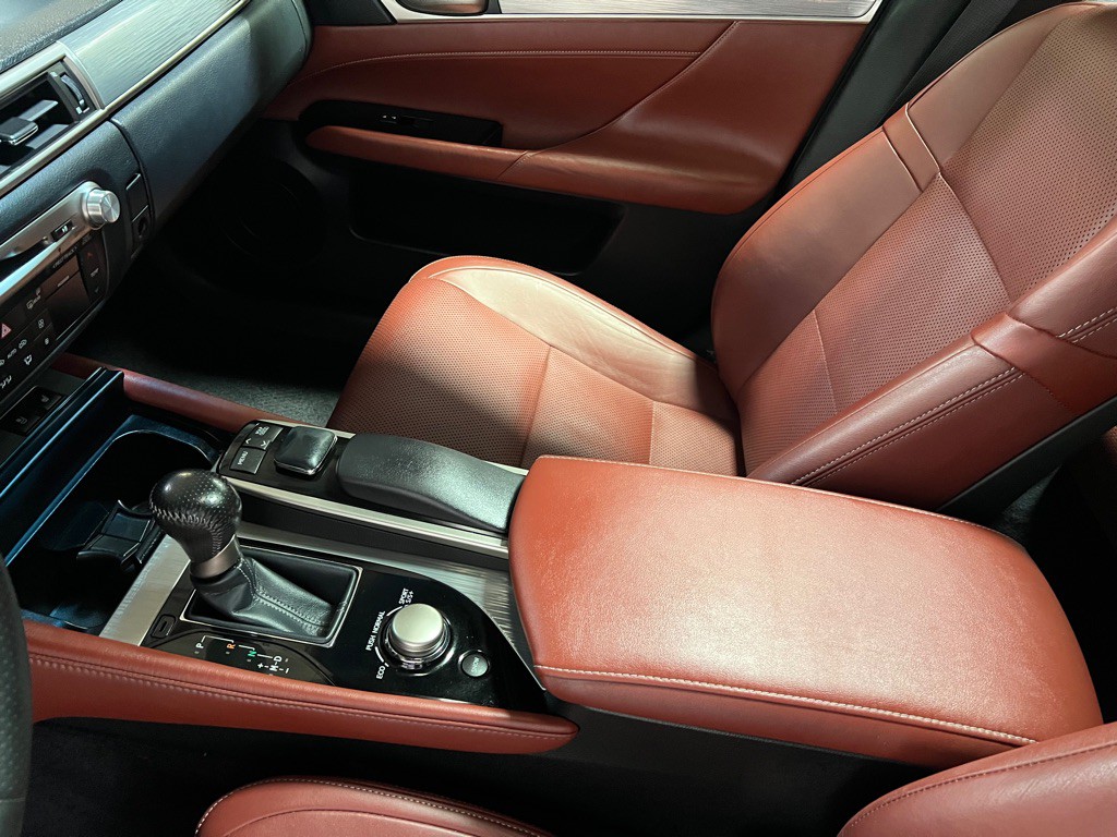 2013 Lexus GS Image 16