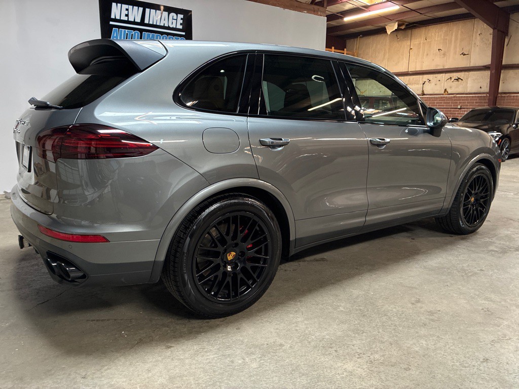 2016 Porsche Cayenne Image 4