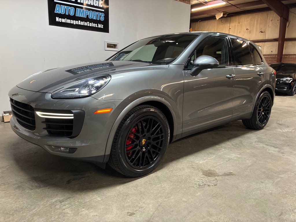 2016 Porsche Cayenne Image 9