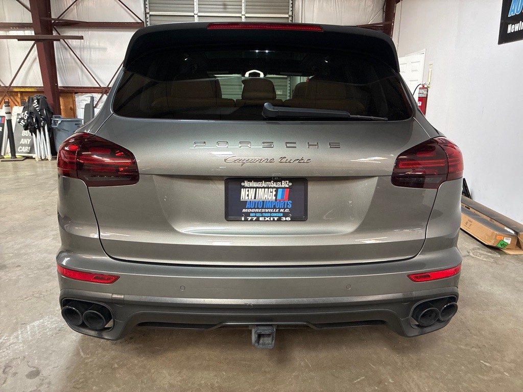2016 Porsche Cayenne Image 14