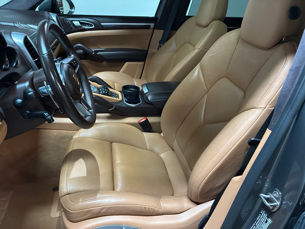 2016 Porsche Cayenne Image 17